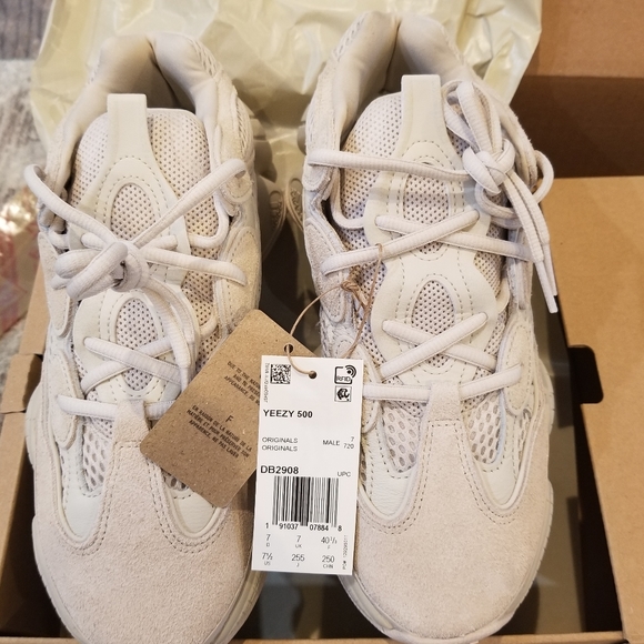 NEW YEEZY 500 BLUSH SIZE 7.5 SOLD OUT - Picture 8 of 8
